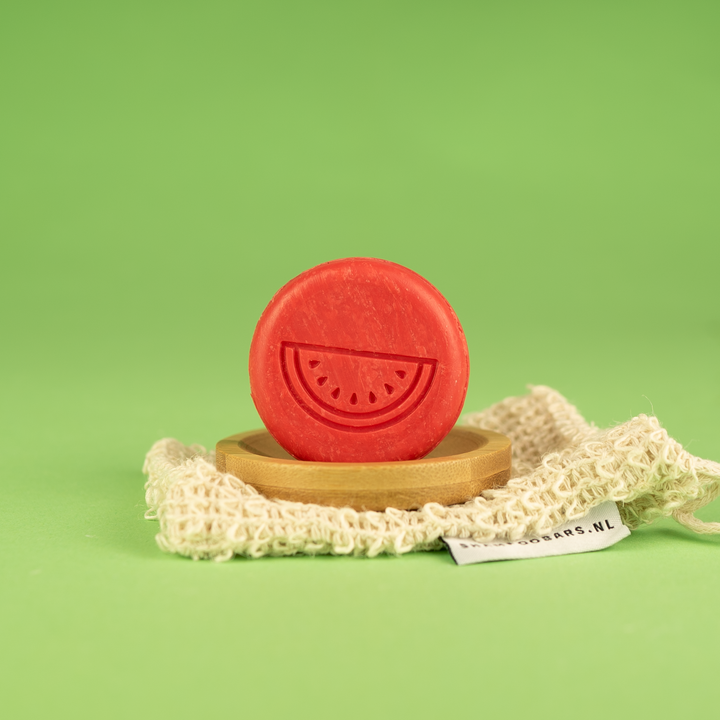 2-in-1 kids bar watermeloen shampoobar body bar met watermeloen logo op zeepplankje plasticvrij