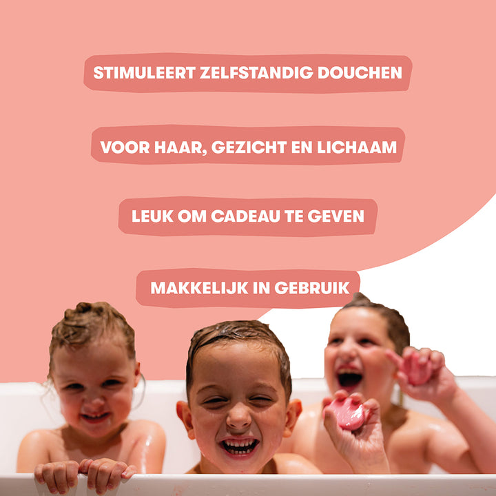 kinderen in bad met 2-in-1 kids bar watermeloen shampoobar en body bar stimuleert zelfstandig douchen