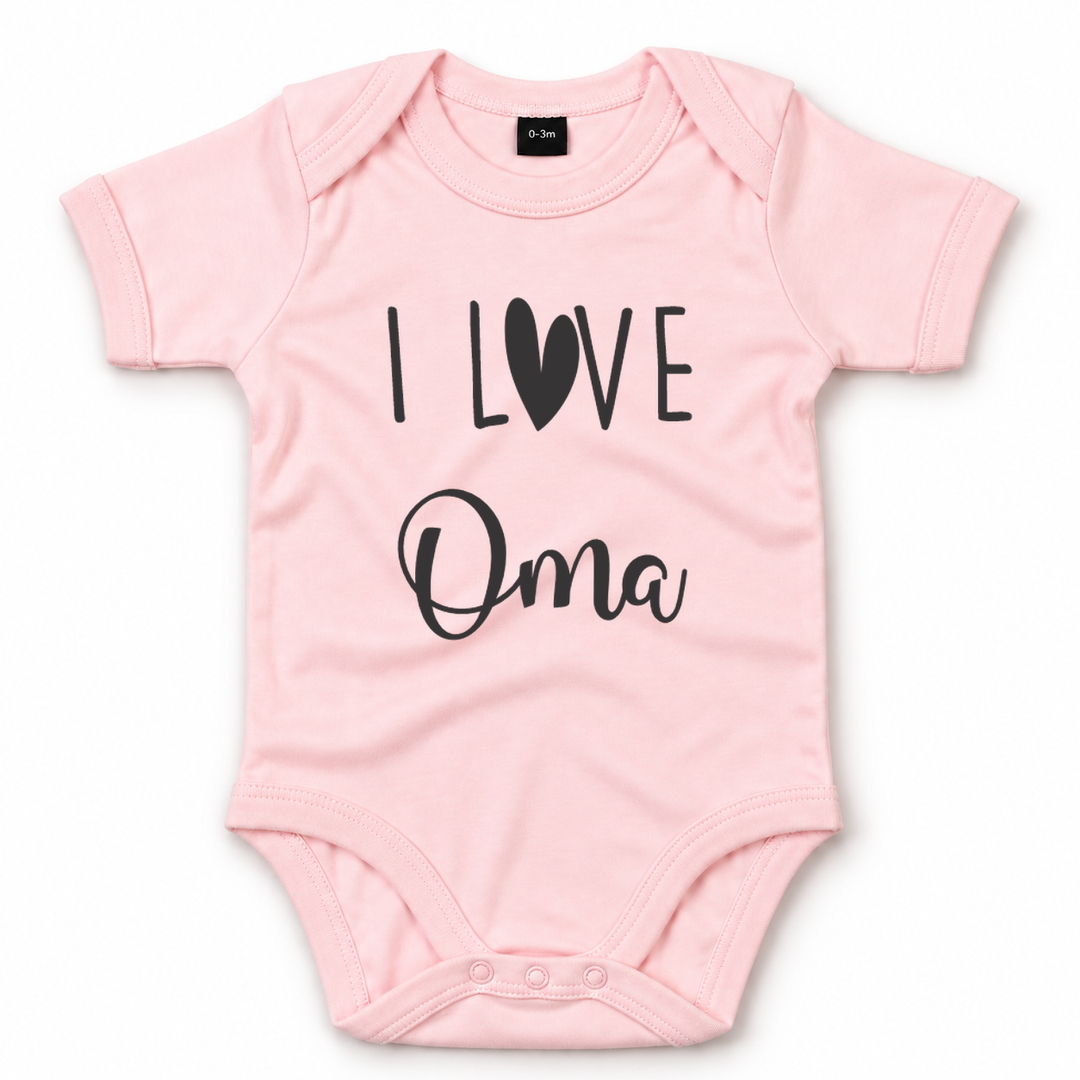 Roze babyrompertje met tekst I Love Oma.