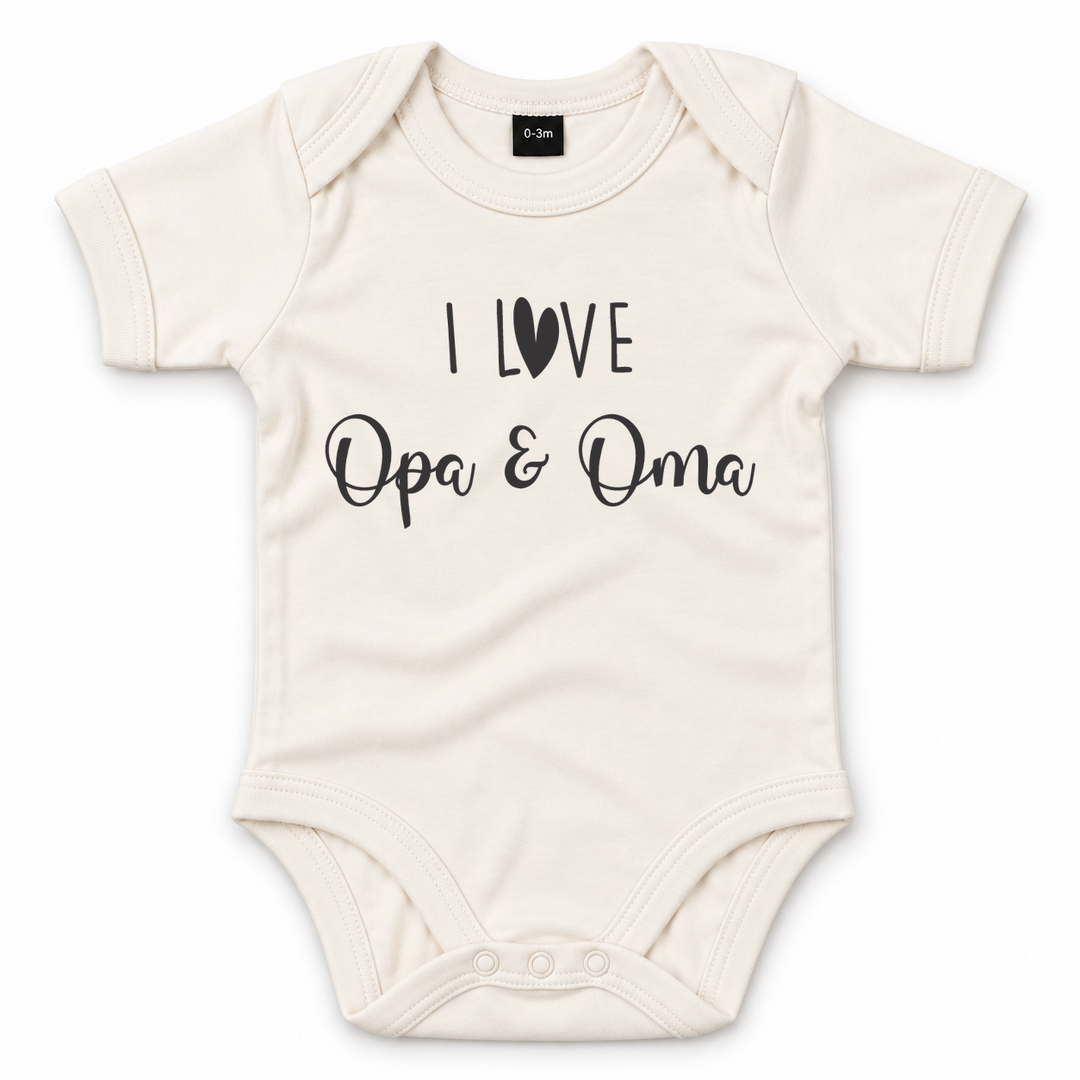 Naturel babyrompertje met tekst I Love Opa &amp; Oma.