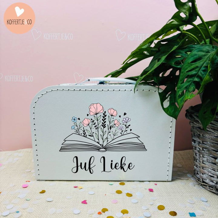 cadeau juf koffertje juf met naam juffendag bedankt juf gepersonaliseerd cadeau juf