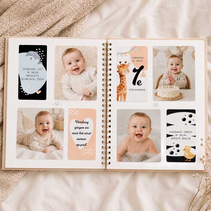 Baby fotoboek met foto’s en mijlpaalkaarten – fotokaartjes voor het eerste jaar om herinneringen vast te leggen