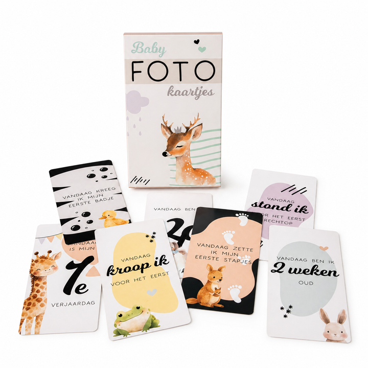 Set fotokaartjes voor het eerste jaar met mijlpaalkaarten baby en verpakking, klaar om babyfoto’s vast te leggen.