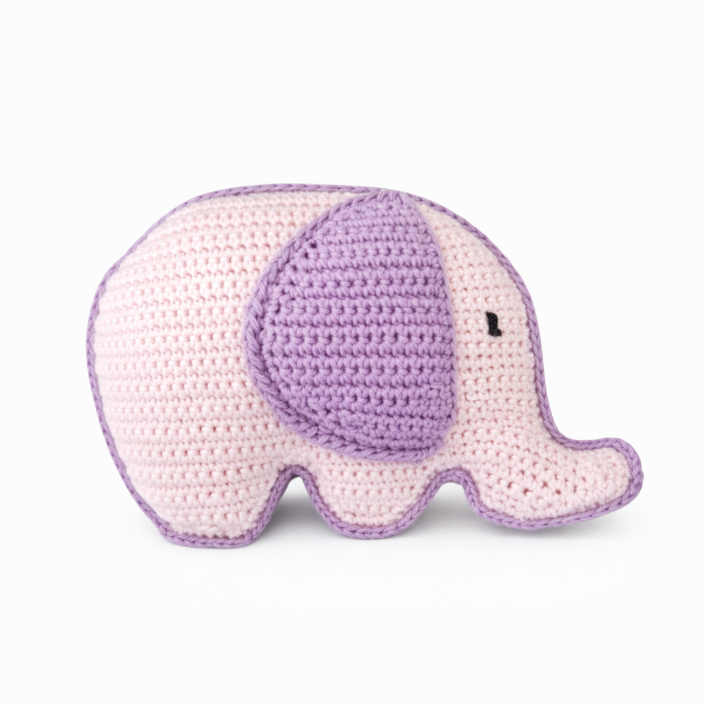 Roze gehaakte olifant knuffel met paarse oor en sierrand – uniek babycadeau
