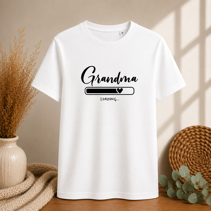 Wit Grandma Loading T-shirt als origineel cadeau voor toekomstige oma of babyshower