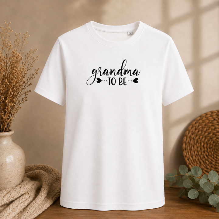 Wit Grandma to Be T-shirt als leuk cadeau voor toekomstige oma of babyshower
