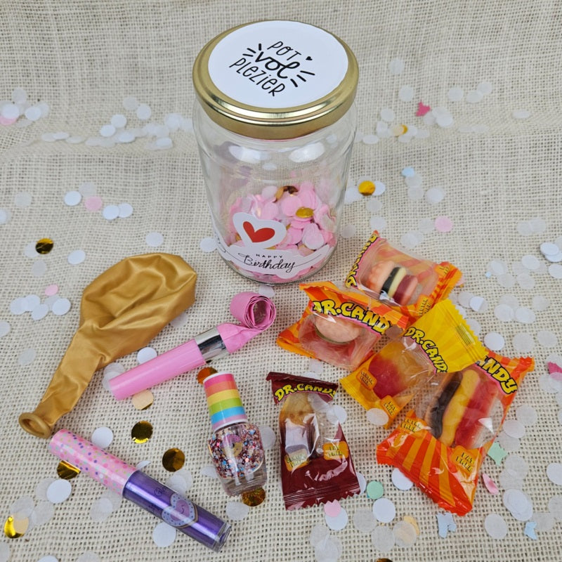 Inhoud Pot vol Plezier roze met ballon, fluitje, (glitter)nagellak en Dr. Candy snoepjes, verjaardag cadeau pot voor kind