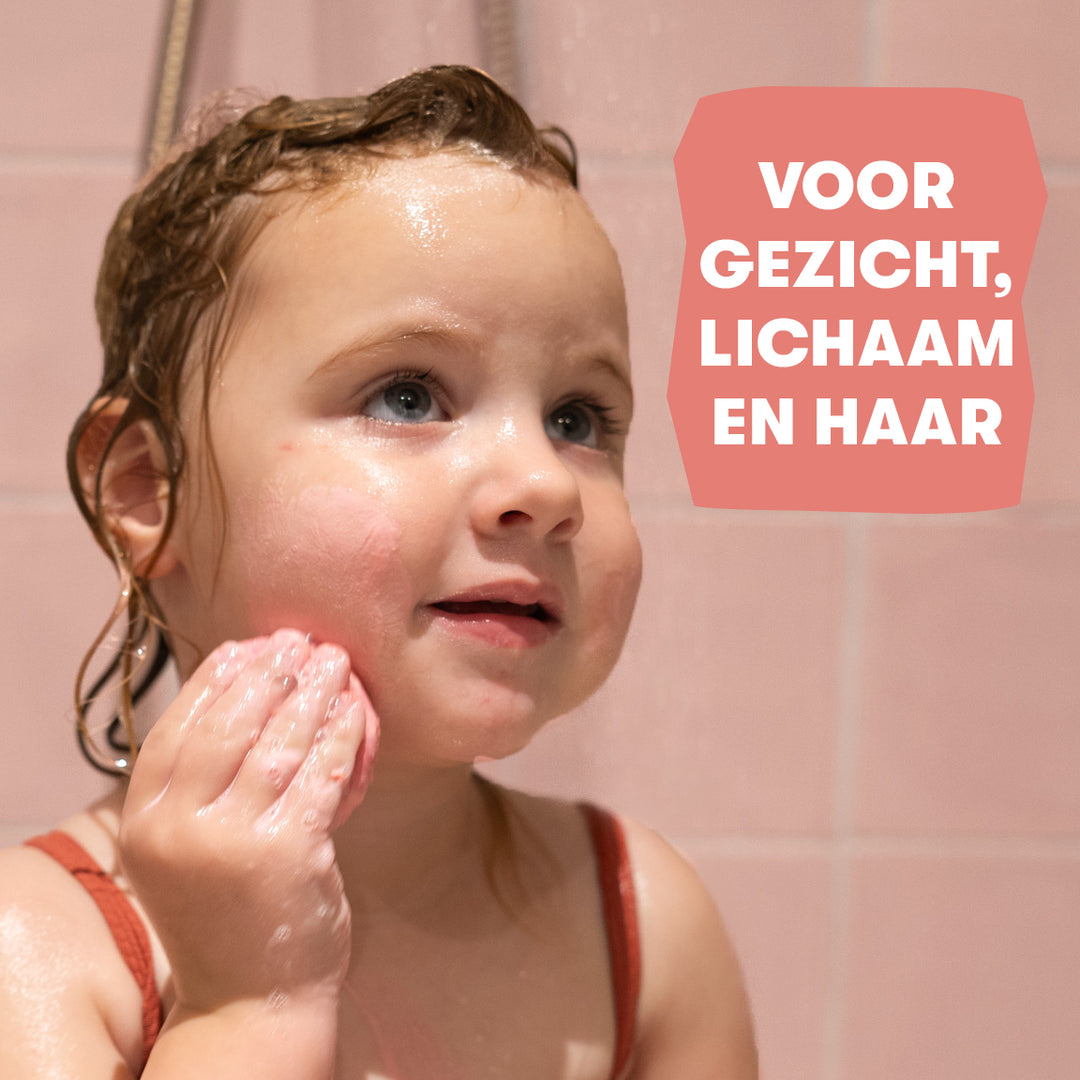 kind gebruikt kids bar watermeloen 2-in-1 voor gezicht lichaam en haar milde shampoobar voor kinderen