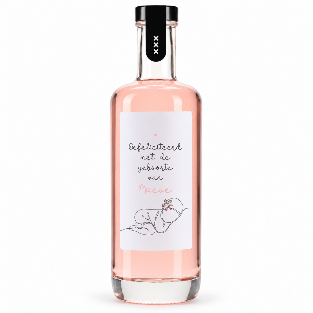 Roze likeurflesje als gepersonaliseerd kraamcadeau met de naam Maeve
