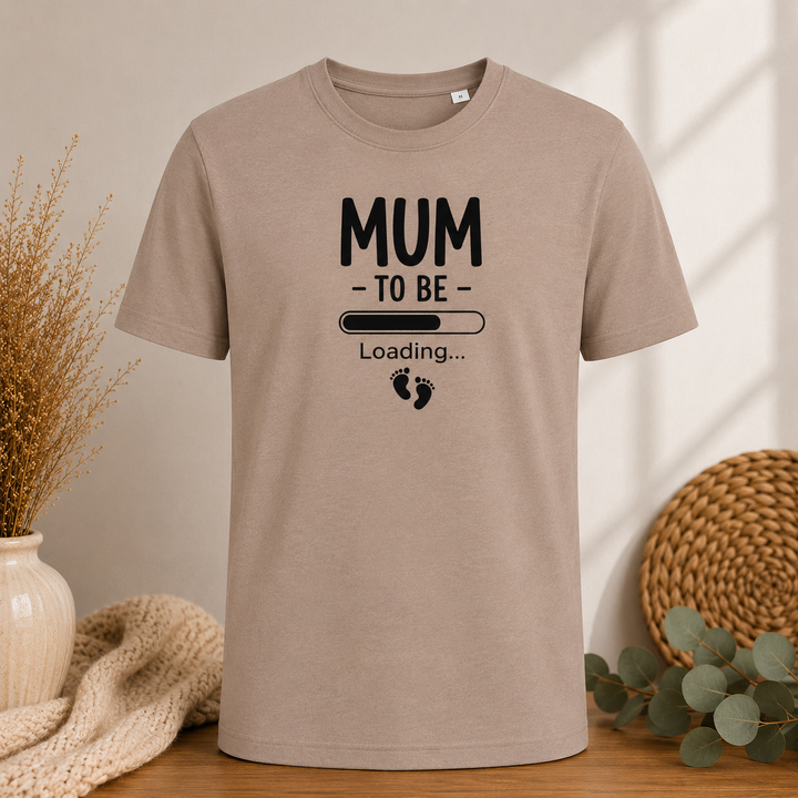 Taupe Mum to Be Loading T-shirt, comfortabel zwangerschapsshirt voor aanstaande mama of mum to be