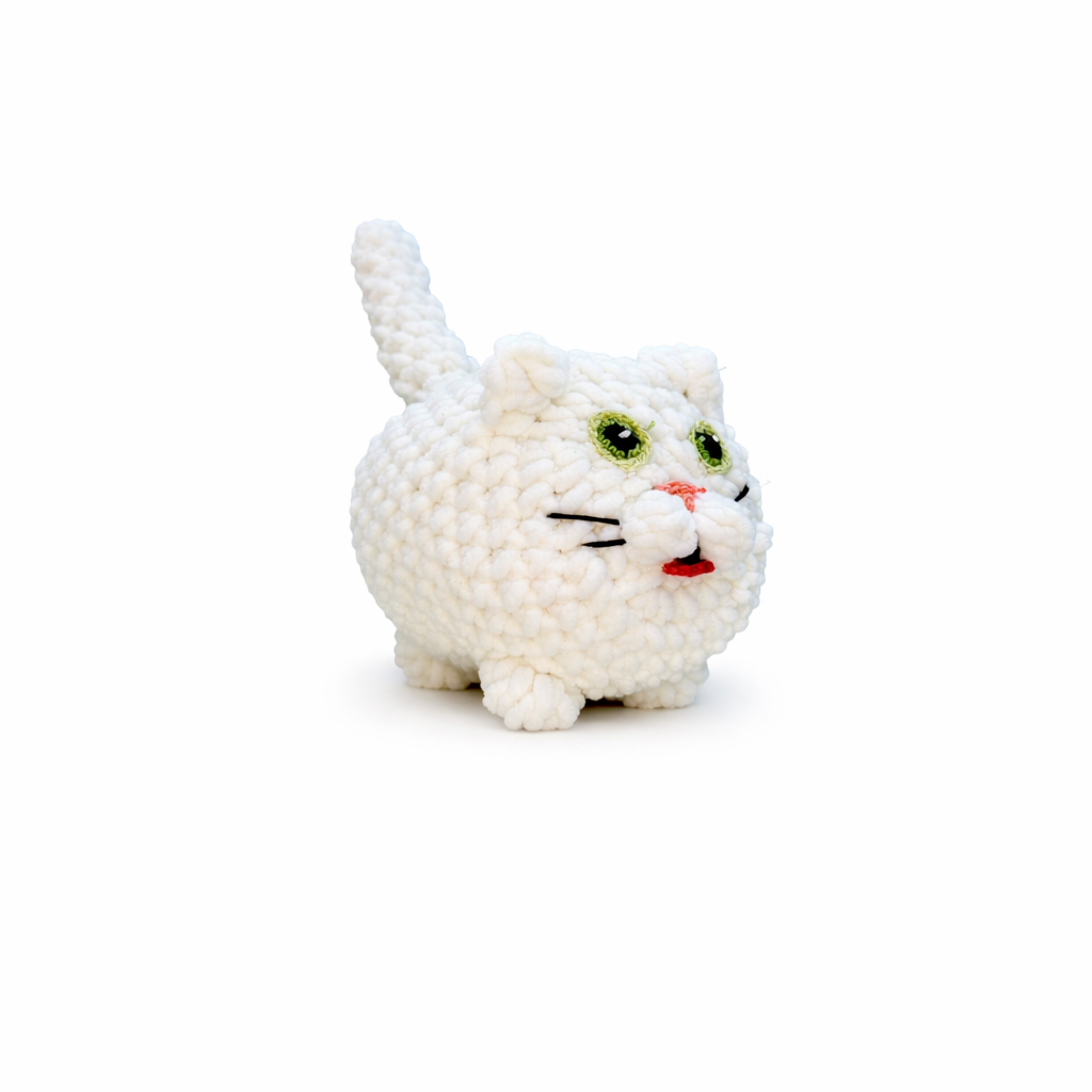 crème gehaakt newborn kat knuffeltje handgemaakt KnufEL, babyproof knuffel voor newborn