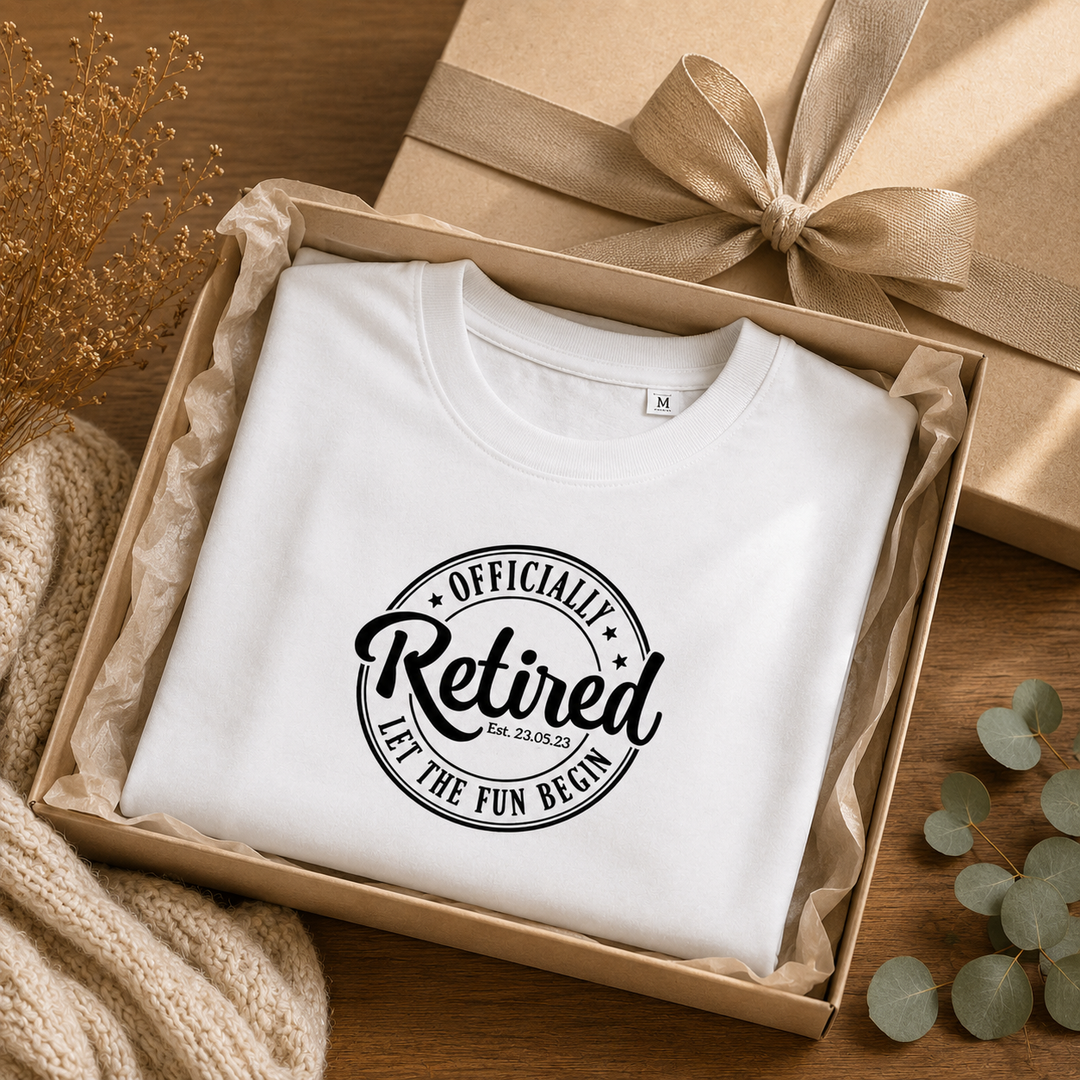 T-shirt “Officially Retired” in cadeauverpakking, origineel pensioen afscheidscadeau voor collega of medewerker