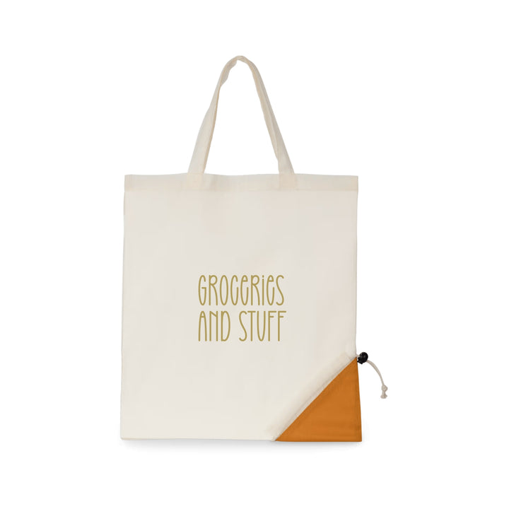 Opvouwbare katoenen boodschappentas met tekst Groceries and stuff, biologisch katoen GOTS, naturel tas met curcuma opbergzakje
