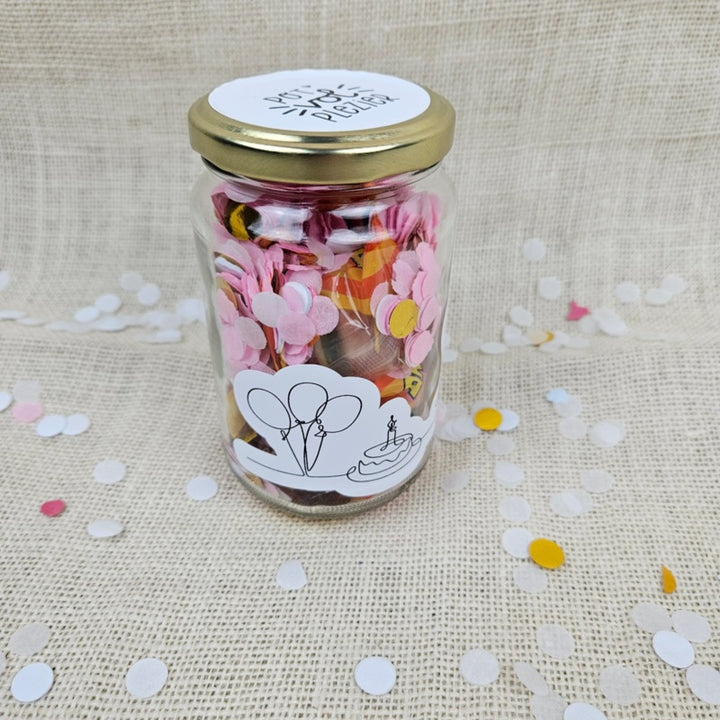 Glazen Pot vol Plezier verjaardag cadeaupot met roze inhoud en confetti, feestelijk verjaardagscadeautje voor kind