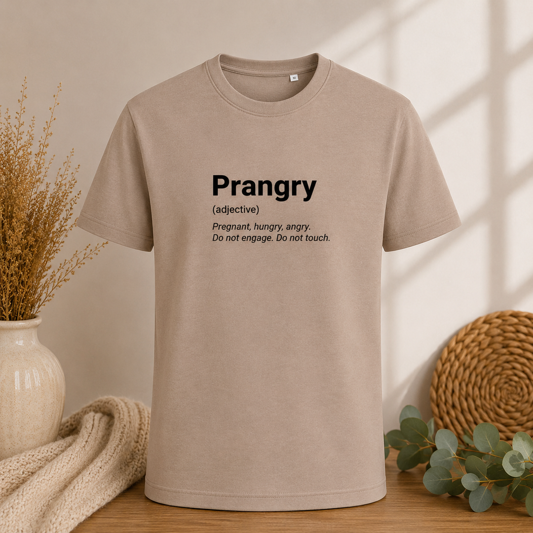 Taupe Prangry T-shirt, comfortabel zwanger shirt met humoristische tekst voor tijdens de zwangerschap