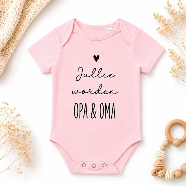 Lichtroze romper met tekst “Jullie worden opa & oma” leuk zwangerschapsaankondiging cadeau voor opa en oma
