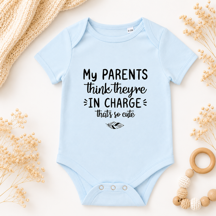 Baby blauw rompertje met tekst My Parents Think, leuke rompertjes met tekst om zwangerschap aan te kondigen