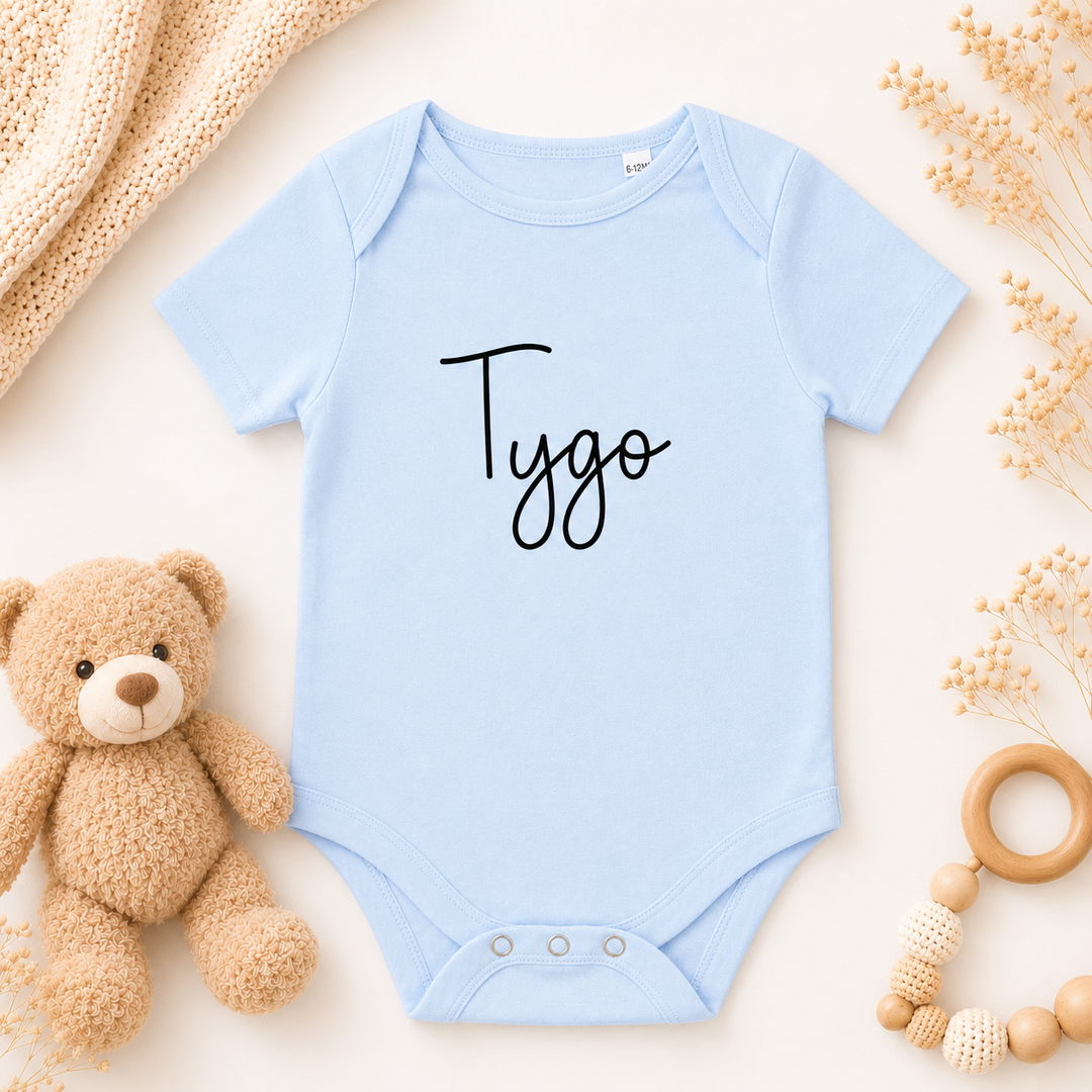 Babyroze rompertje met naam, gepersonaliseerd rompertje van 100% katoen, leuk voor zwangerschapsaankondiging en babyshower cadeau