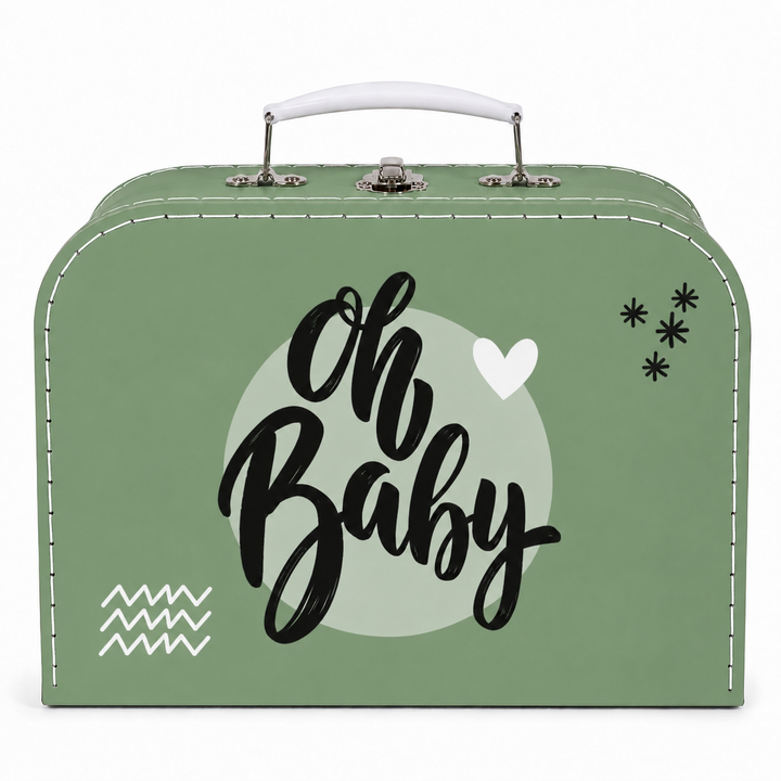 Voorkant van saliegroen koffertje van 35 cm met zwarte Oh Baby opdruk