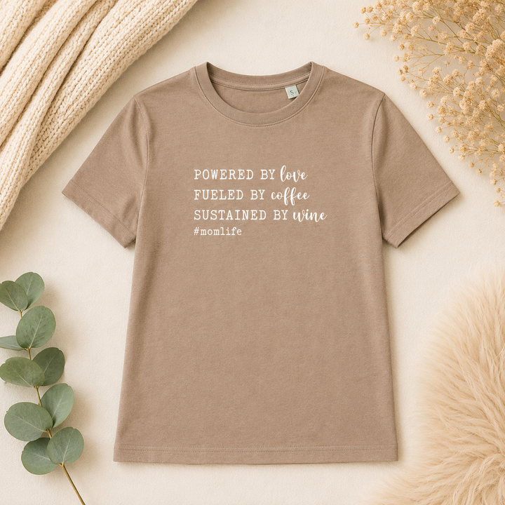 Taupe #Momlife T-shirt met tekst voor mama’s, grappig zwangerschaps shirt en kraamcadeau
