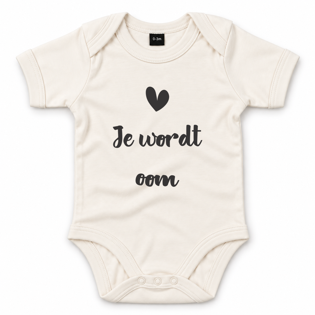 Naturel babyrompertje met tekst Je wordt oom voor zwangerschapsaankondiging.