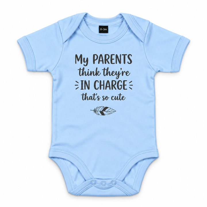 Blauw babyrompertje met grappige Engelse opdruk My Parents Think They&