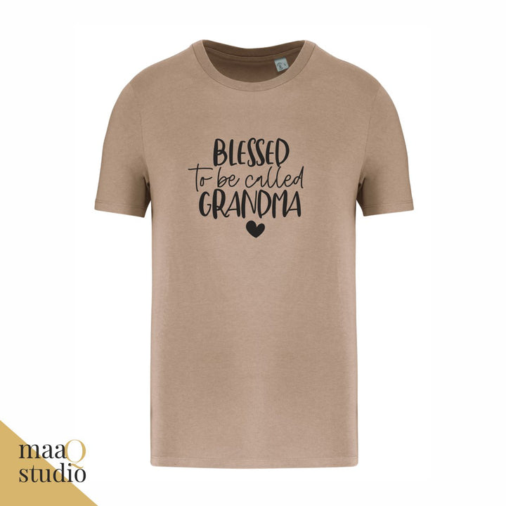 Bruin oma shirt met donkere tekst Blessed to be called Grandma en hartje