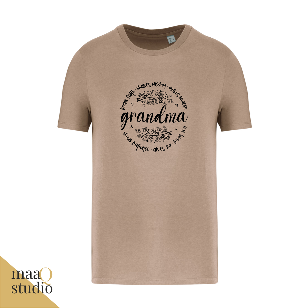 Taupe oma shirt met zwarte Grandma opdruk en sierlijke takjes