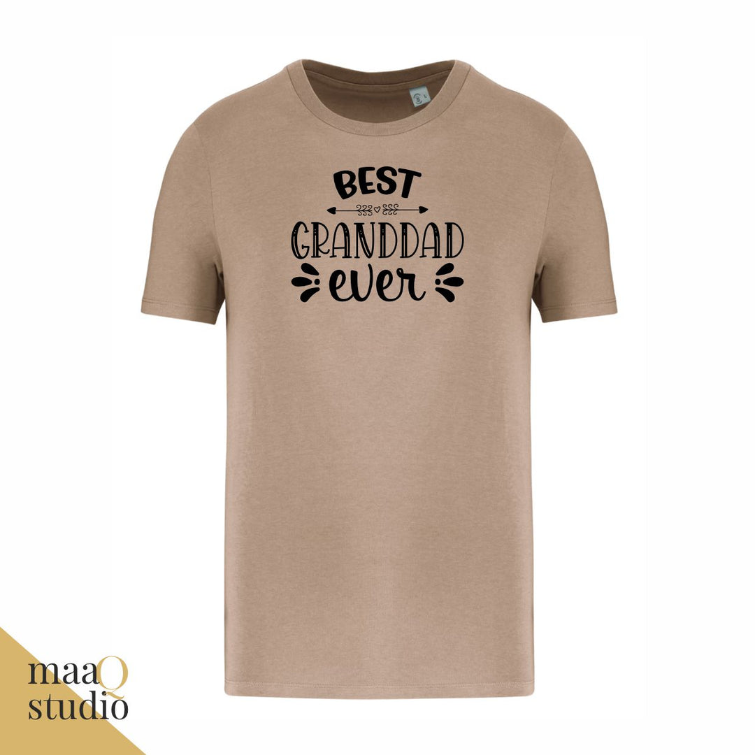 Taupe T-shirt met zwarte tekst Best Granddad Ever, origineel cadeau voor opa voor Vaderdag of zijn verjaardag