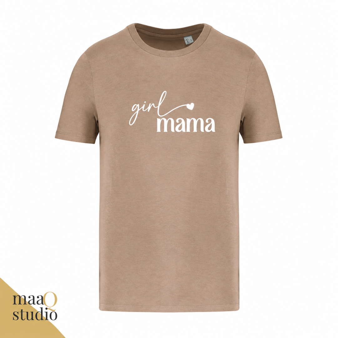 Taupe T-shirt met witte Girl Mama opdruk en hartje, leuk cadeau voor een moeder van meisjes of voor Moederdag