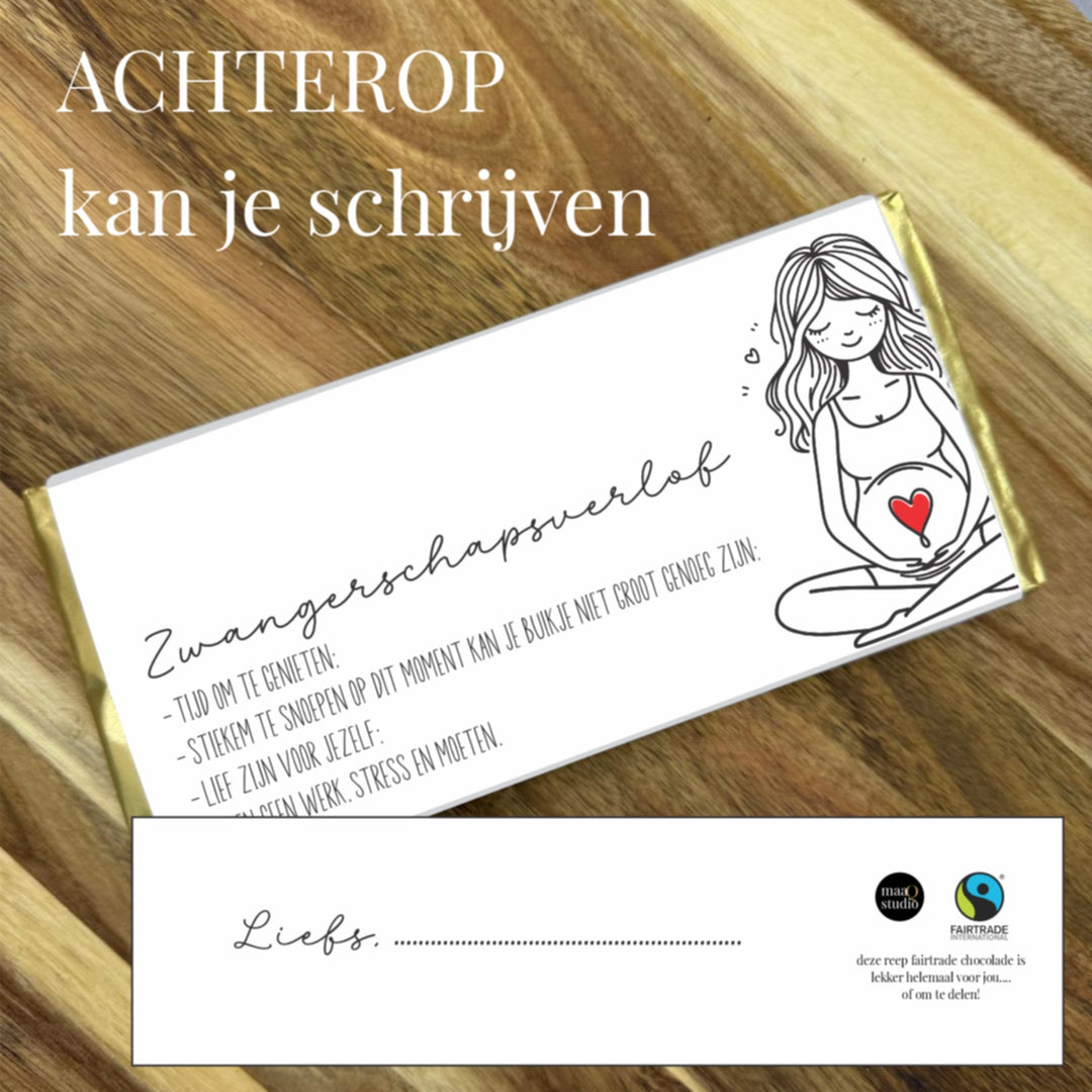 Voorzijde van zwangerschapsverlof chocoladereep 200 gram Fairtrade melkchocolade met close-up van achterkant wikkel waar je een persoonlijke boodschap kunt schrijven, brievenbus cadeau